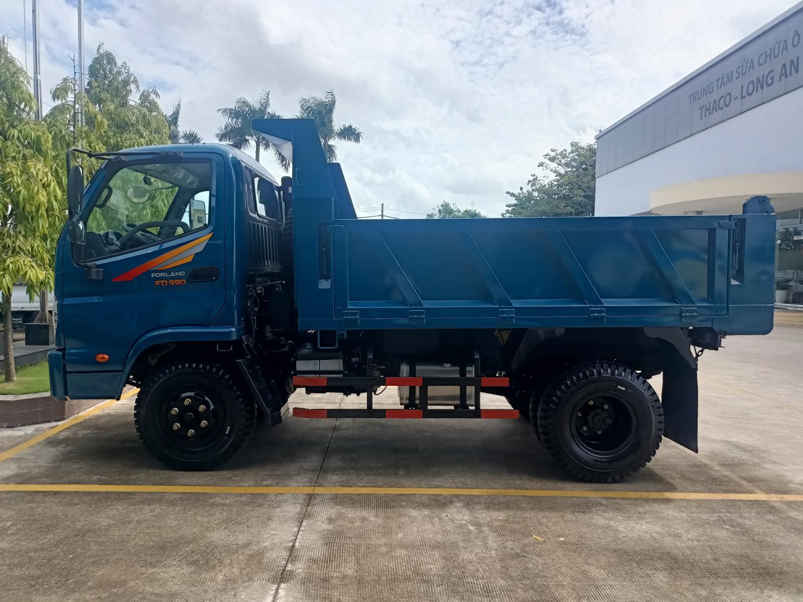 Thaco FORLAND 2023 - XE TẢI BEN 4,1 KHỐI SỐ VIN2022