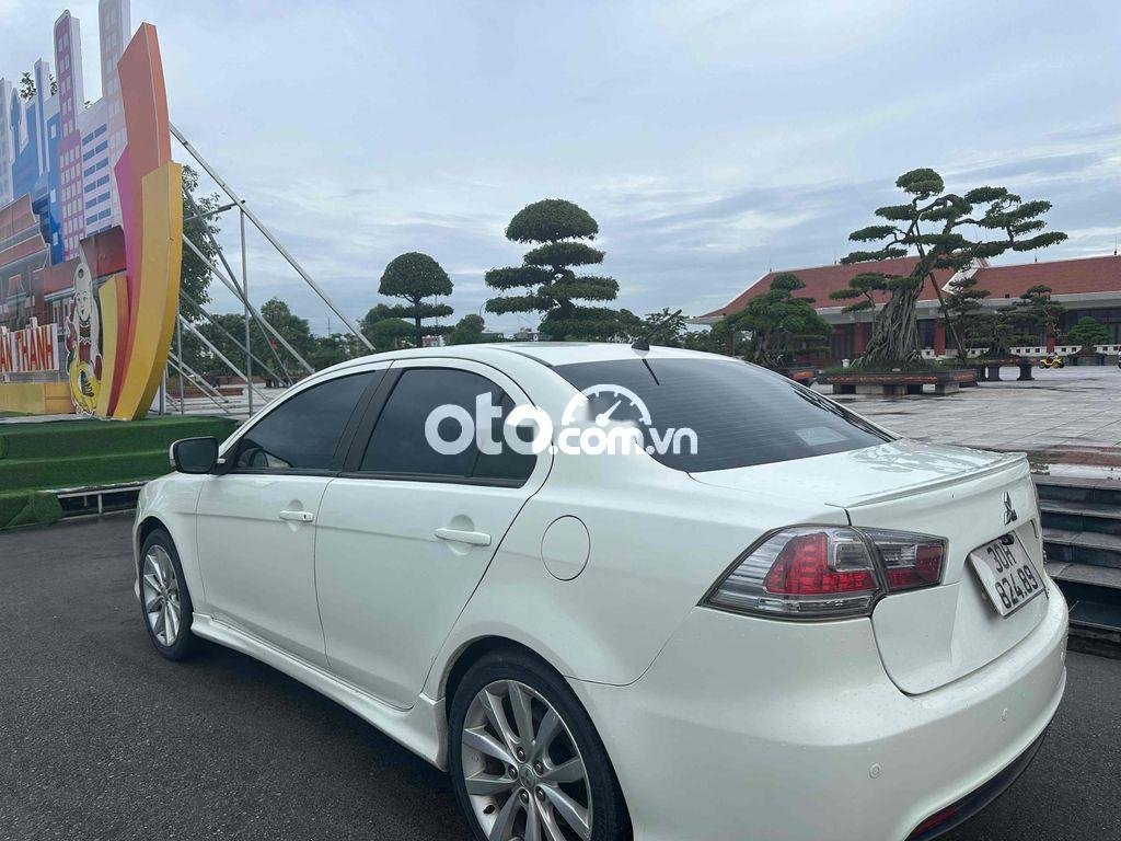Mitsubishi IO do công việc cần bán ngấp đi nước ngoài 2009 - do công việc cần bán ngấp đi nước ngoài