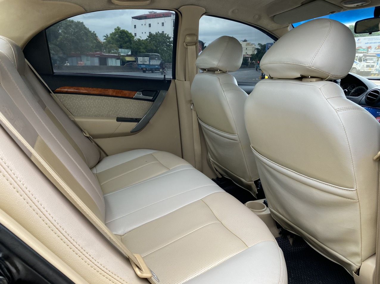 Daewoo Gentra 2010 - Gía 125tr