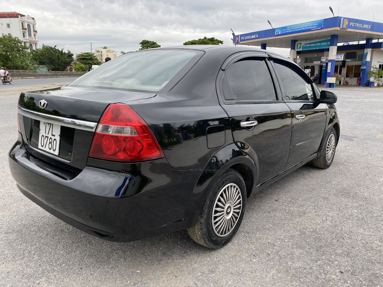 Daewoo Gentra 2010 - Gía 125tr