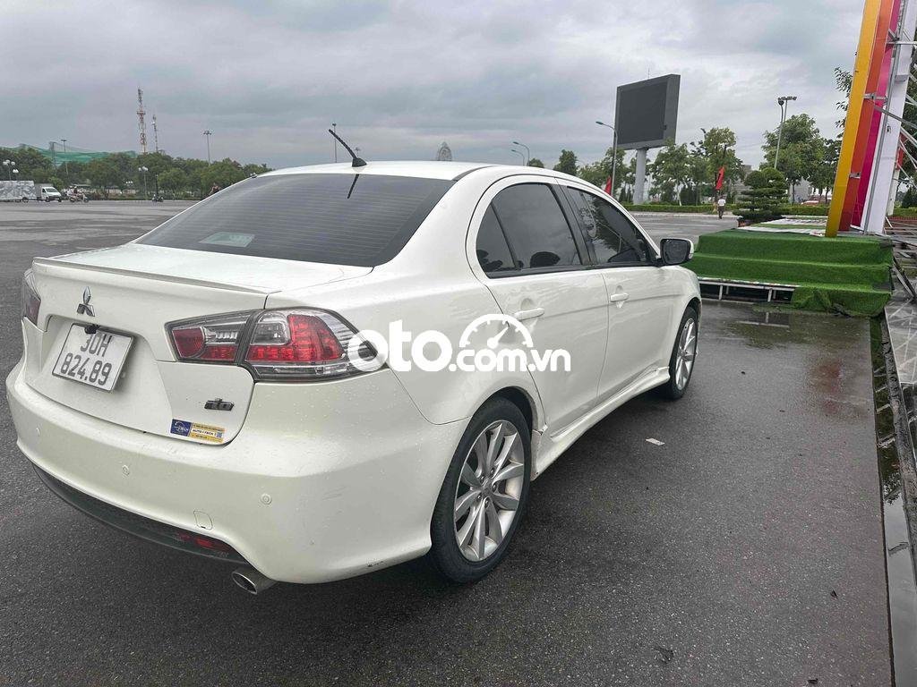 Mitsubishi IO do công việc cần bán ngấp đi nước ngoài 2009 - do công việc cần bán ngấp đi nước ngoài