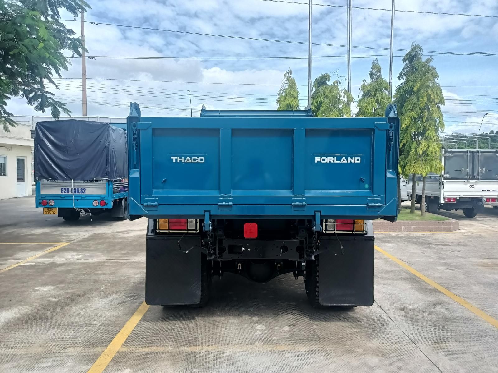 Thaco FORLAND 2023 - XE TẢI BEN 4,1 KHỐI SỐ VIN2022