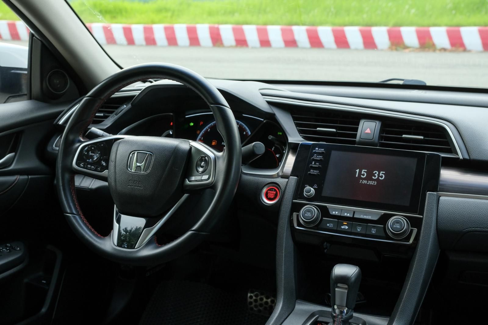 Honda Civic 2019 - Odo 37.000km