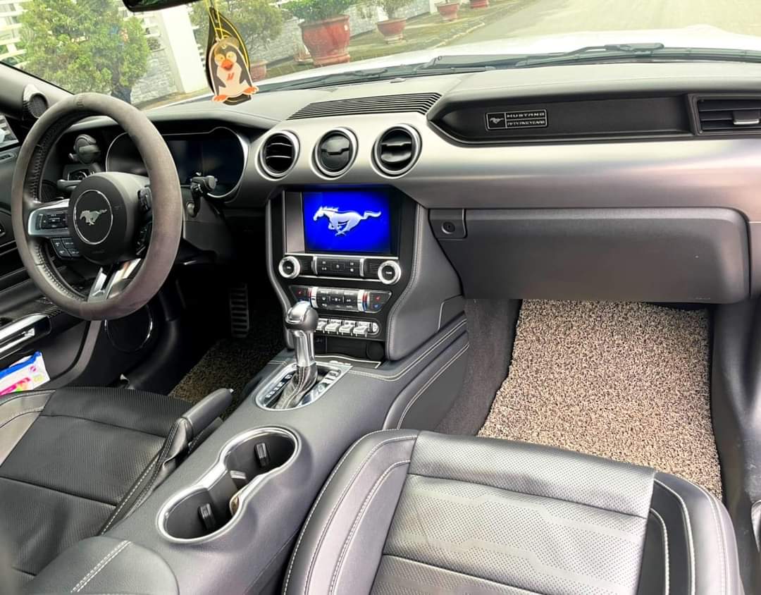 Ford Mustang 2020 - Ford Mustang Premium 2.3 bản Fifty - five year 2020 .Nhập mỹ nguyên chiếc.