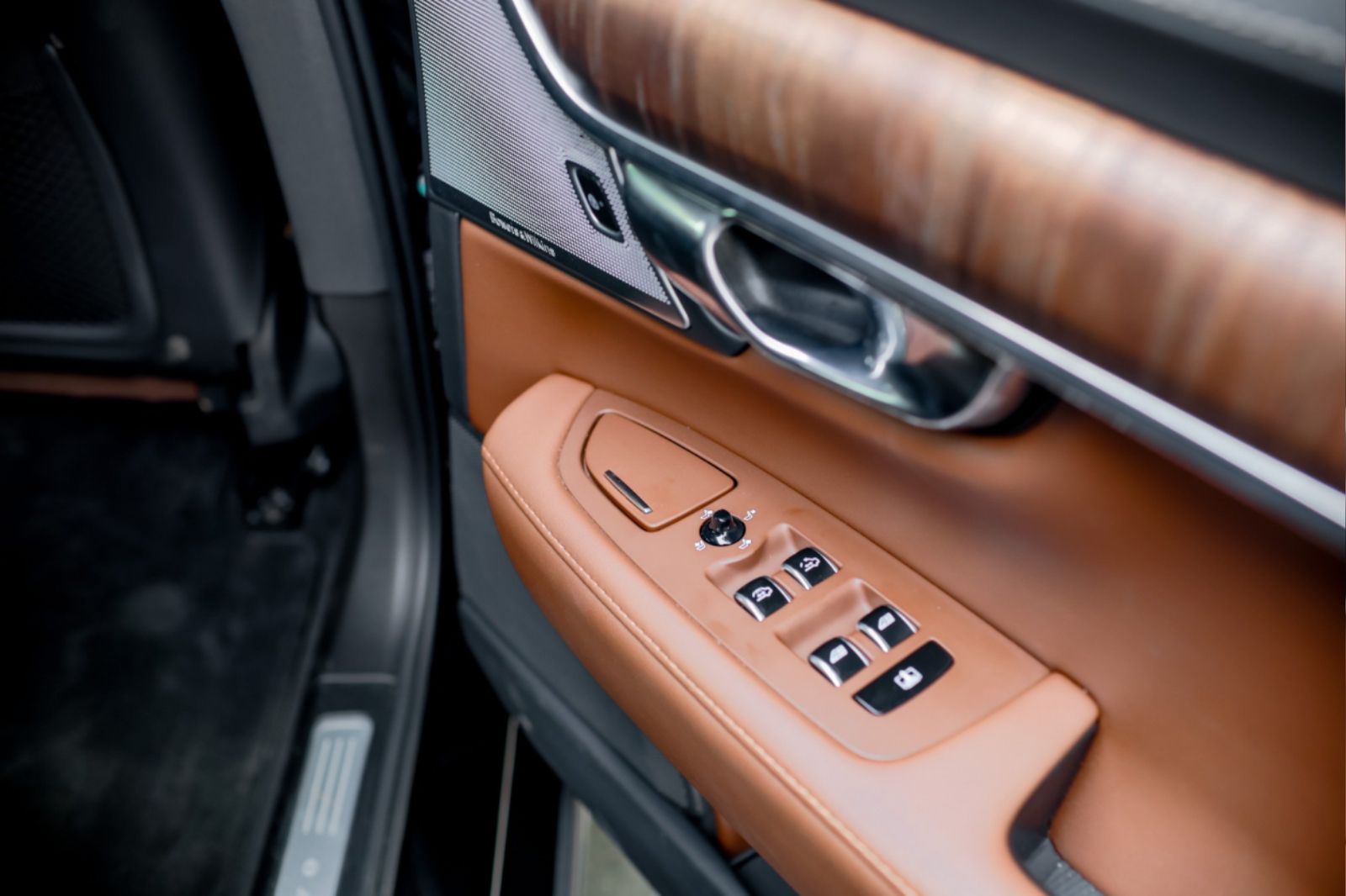 Volvo S90L 2022 - Đen/Nâu xe đẹp keng giá hấp dẫn