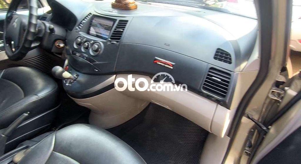 Mitsubishi Grandis Gd bán  7 chổ số tự động 2005 - Gd bán grandis 7 chổ số tự động