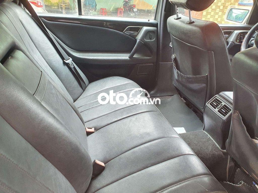 Mercedes-Benz E230 Mercedes E230 2.2 MT 1996 Nhập Đức BSTP dễ thương. 1996 - Mercedes E230 2.2 MT 1996 Nhập Đức BSTP dễ thương.