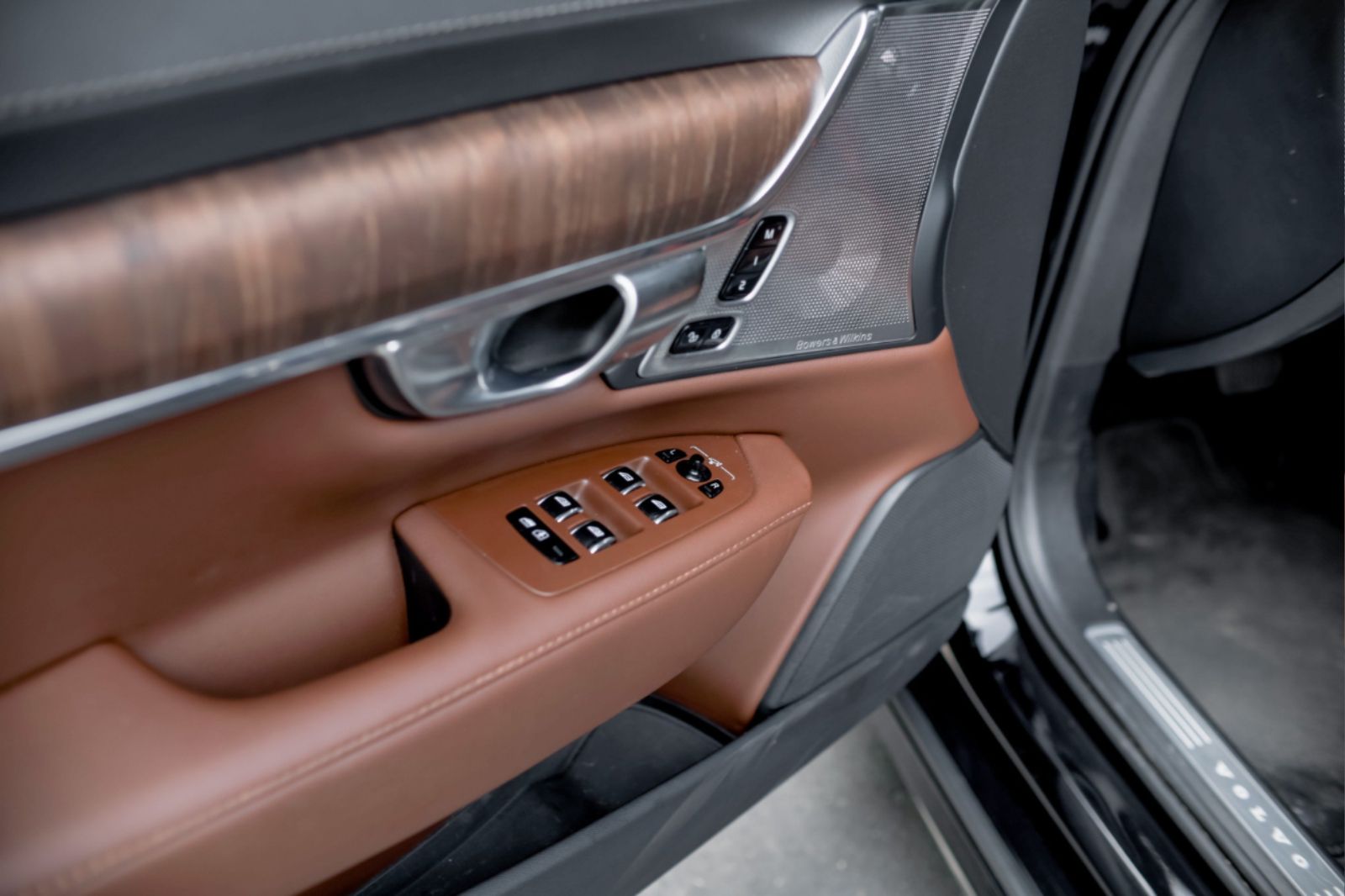 Volvo S90L 2022 - Đen/Nâu xe đẹp keng giá hấp dẫn