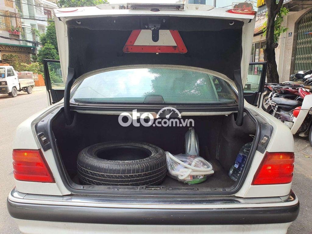 Mercedes-Benz E230 Mercedes E230 2.2 MT 1996 Nhập Đức BSTP dễ thương. 1996 - Mercedes E230 2.2 MT 1996 Nhập Đức BSTP dễ thương.