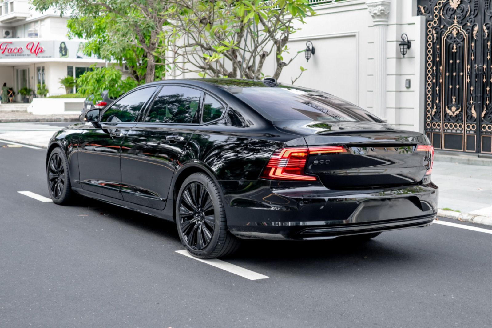 Volvo S90L 2022 - Đen/Nâu xe đẹp keng giá hấp dẫn