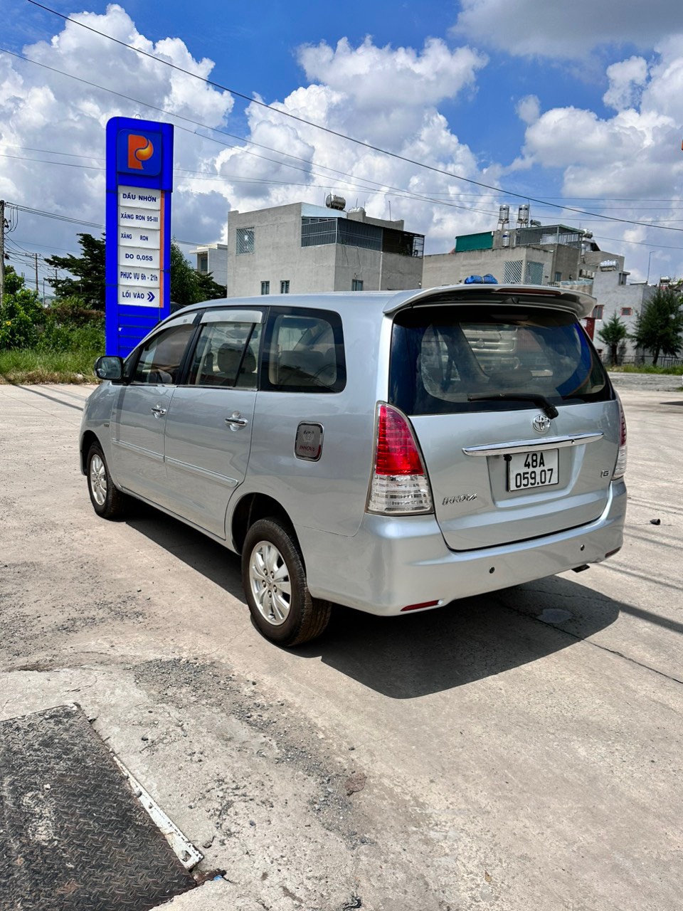 Toyota Innova 2011 - GIA ĐÌNH CẦN BÁN XE INNOVA SẢN XUẤT 2011