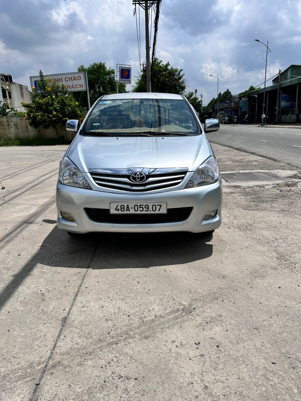 Toyota Innova 2011 - GIA ĐÌNH CẦN BÁN XE INNOVA SẢN XUẤT 2011
