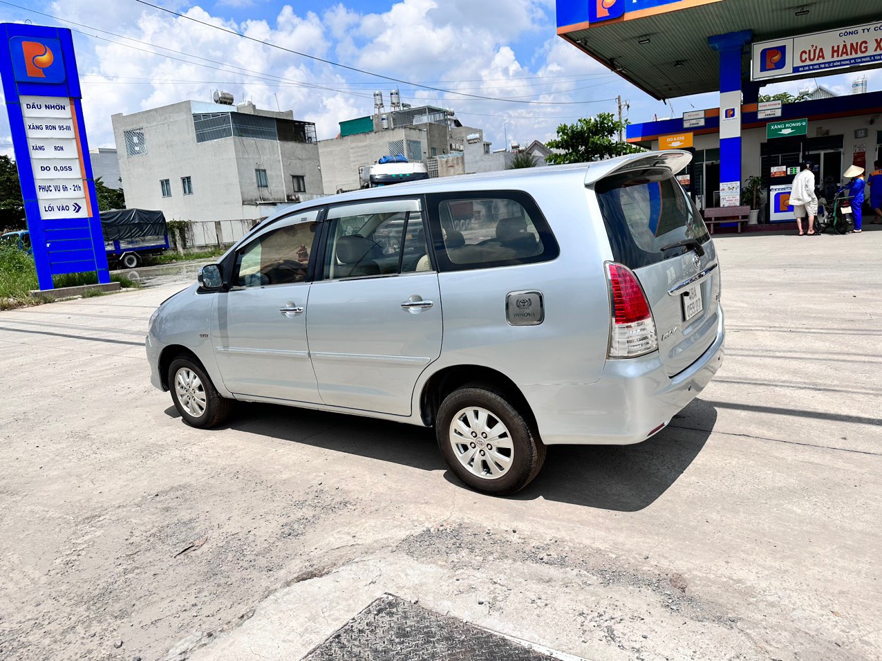 Toyota Innova 2011 - GIA ĐÌNH CẦN BÁN XE INNOVA SẢN XUẤT 2011
