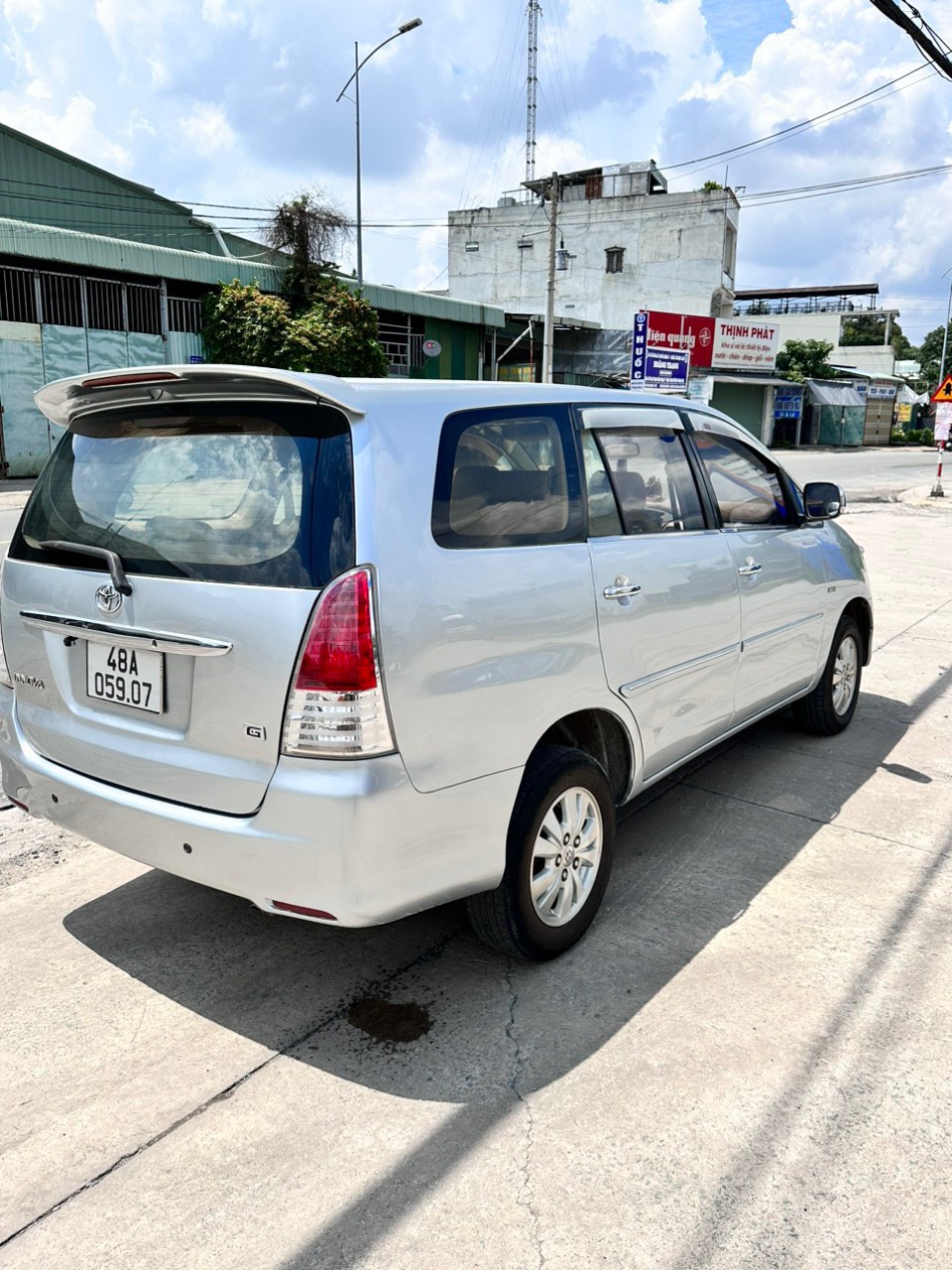 Toyota Innova 2011 - GIA ĐÌNH CẦN BÁN XE INNOVA SẢN XUẤT 2011