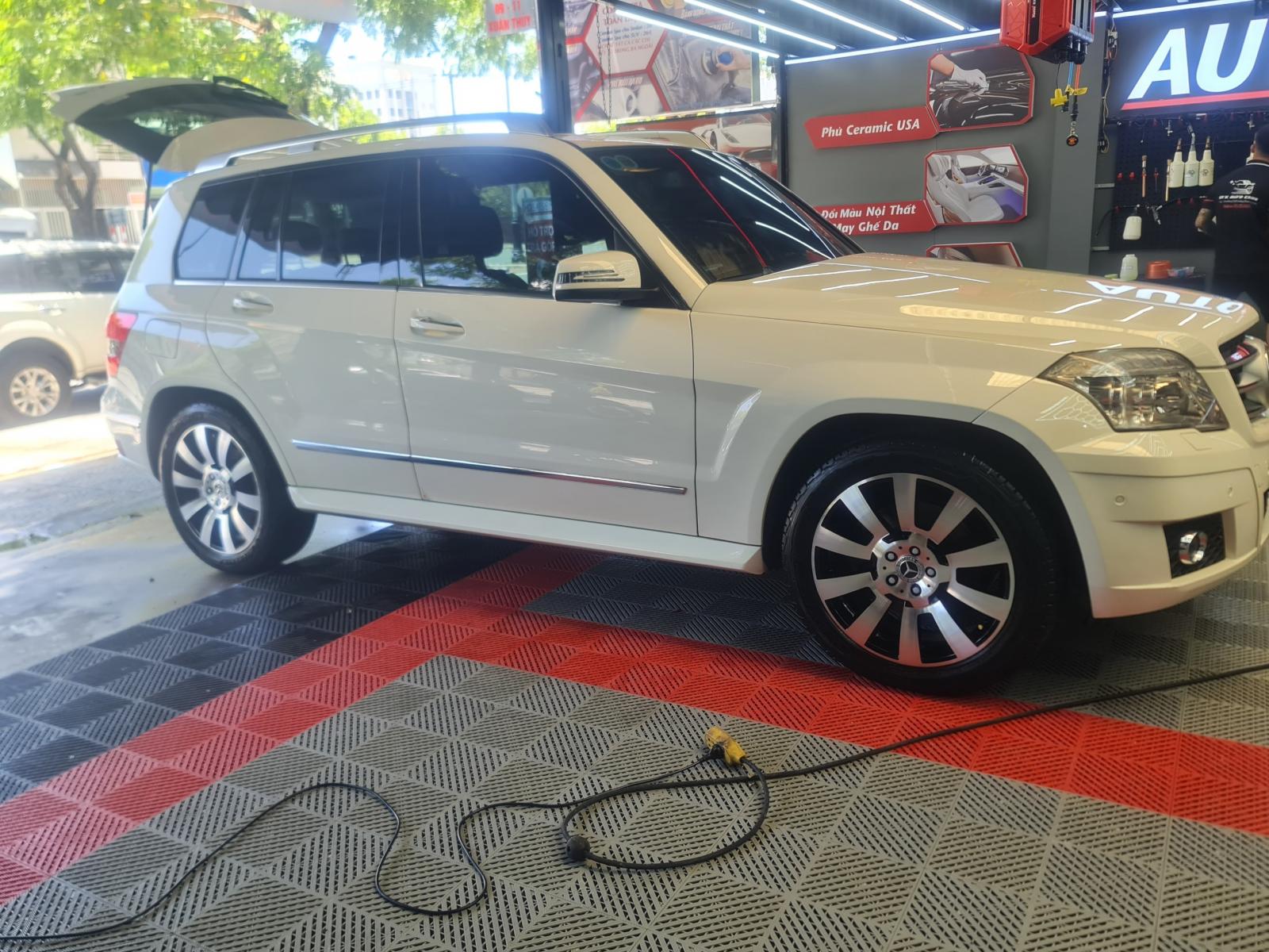 Mercedes-Benz GL 2009 - Bán Xe MERCEDES - GLK sx 2009 đăng ký 2010 đi giữ cẩn thận ít đi chỉ 82 ngàn km