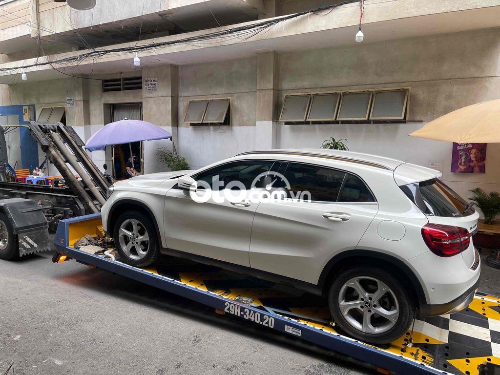Mercedes-Benz A200 GLA200 Face Lift 2017 xe Gia Đình 2017 - GLA200 Face Lift 2017 xe Gia Đình