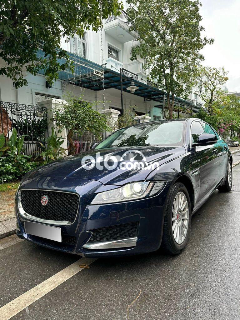 Jaguar XF  2016  Pure 2.0 AT màu đen đi 8 vạn mille 2016 - Jaguar 2016 XF Pure 2.0 AT màu đen đi 8 vạn mille