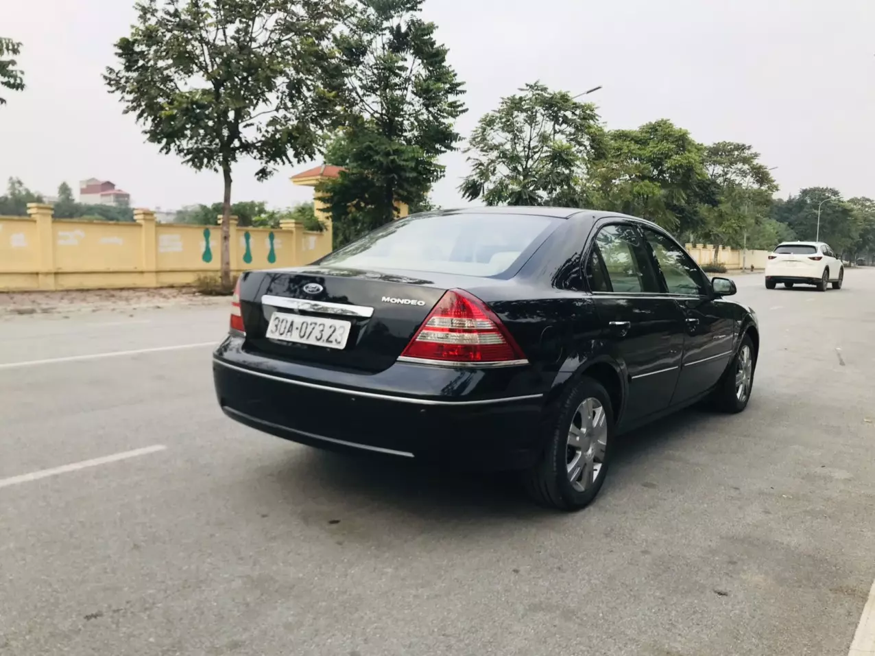 Ford Mondeo 2.0 AT 2008 - Cần bán Ford 2.0 AT đời 2008, màu đen, xe nhập giá cạnh tranh