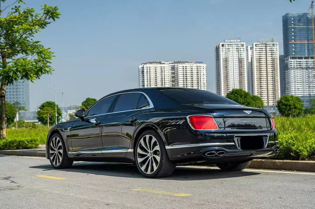 Bentley Flying Spur 2021 - Salon Gidluxury Auto cần bán Bentley Flying Spur sản xuất 2021 