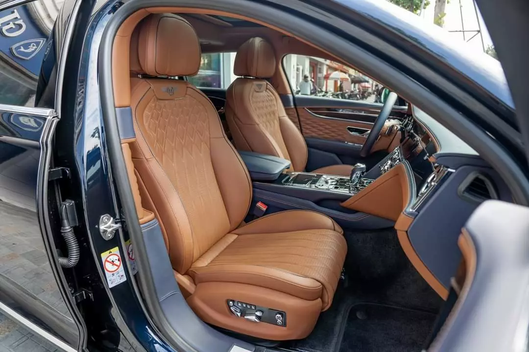 Bentley Flying Spur 2021 - Salon Gidluxury Auto cần bán Bentley Flying Spur sản xuất 2021 