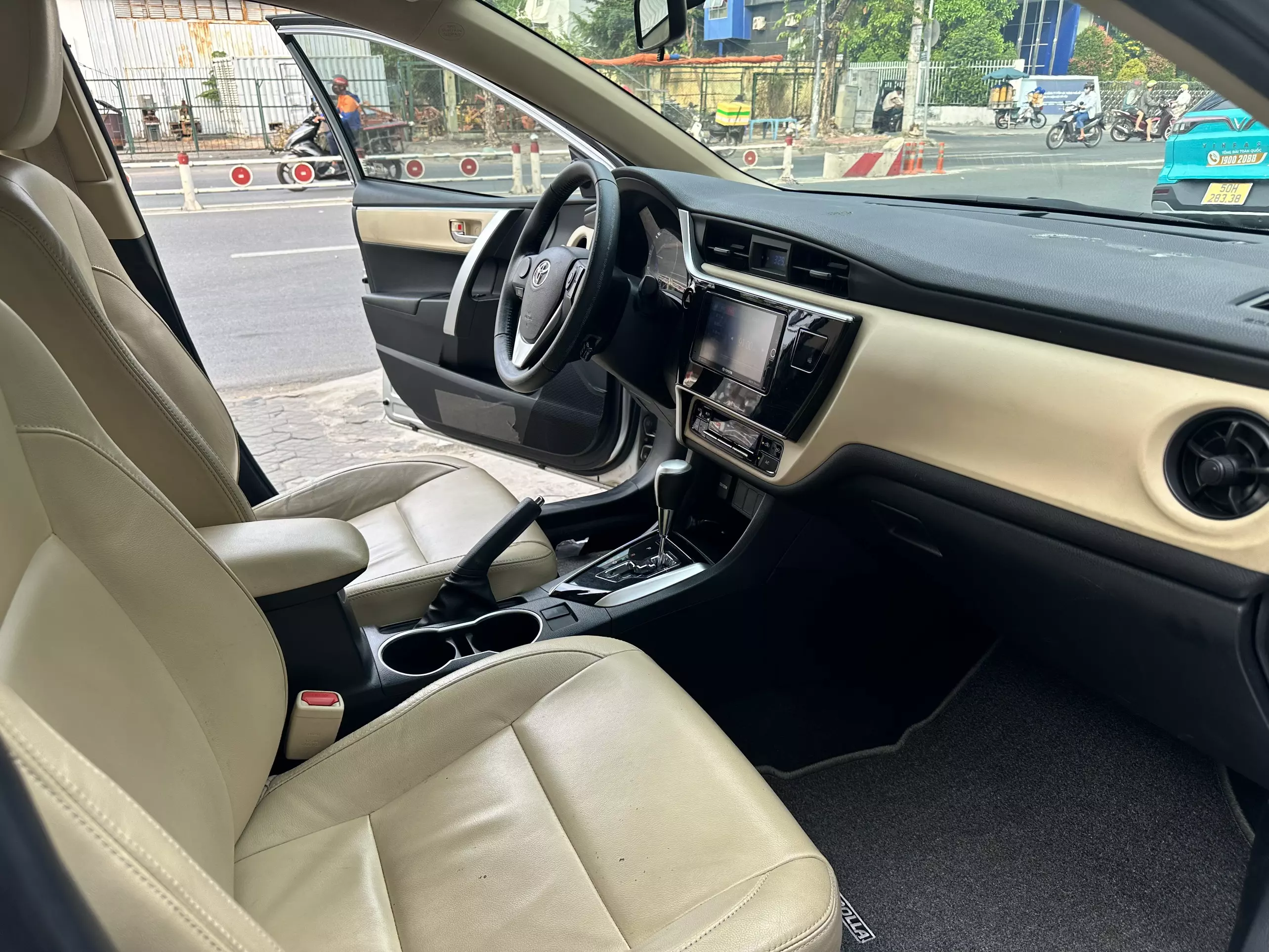 Toyota Corolla altis 1.8G 2018 - Cần bán lại xe Toyota Corolla altis 1.8G sản xuất 2018 Siêu đẹp - Giá tôt