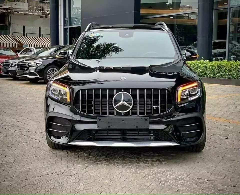 Mercedes-Benz GLB 35 2024 - GLB35 AMG 4Matic giá 2,230 tỷ, Xe nhập khẩu 100%