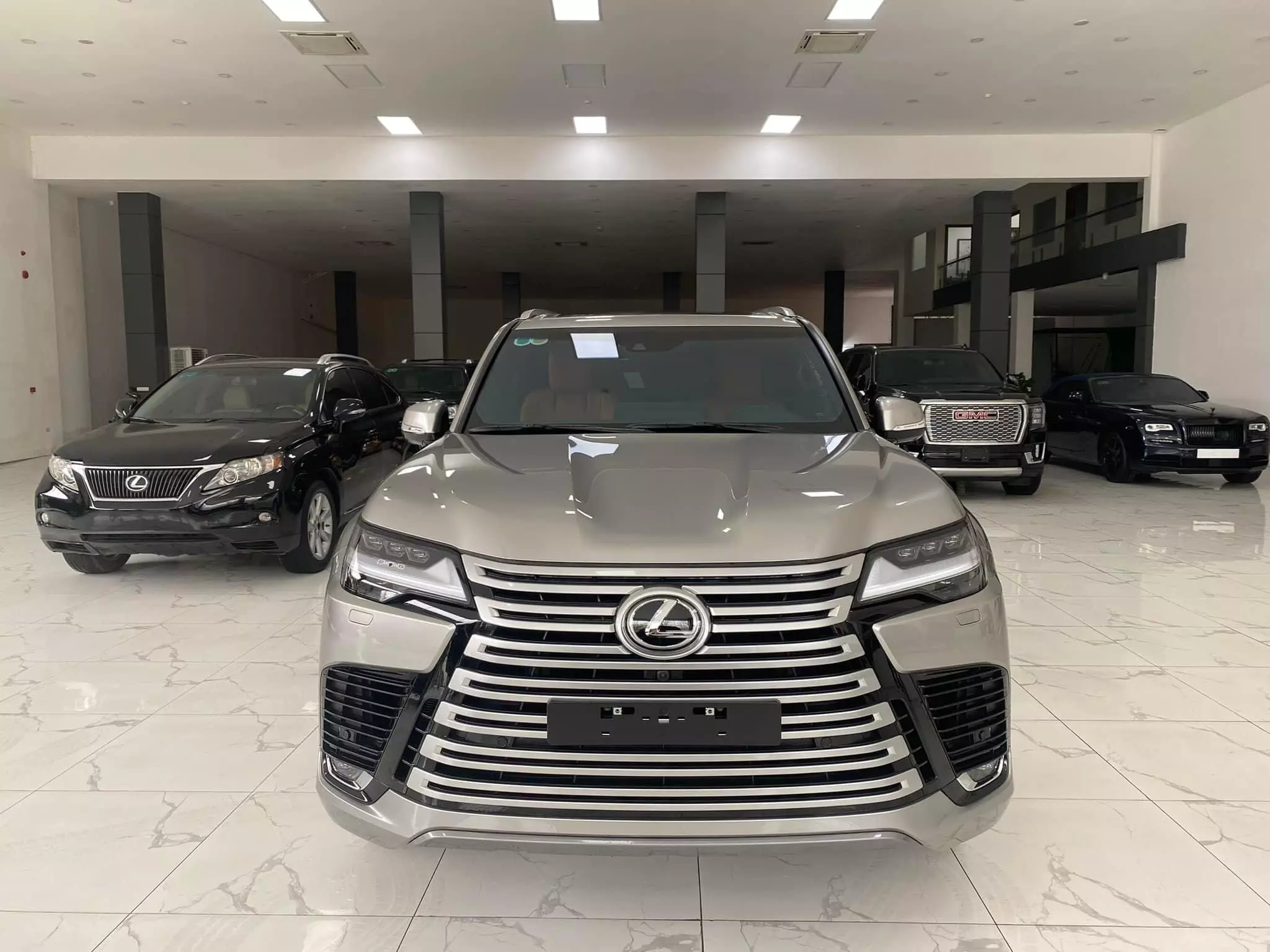 Lexus LX 600 VIP 4 chỗ  2024 - Bán Lexus LX600 VIP 4 chỗ, model và đăng ký tháng 2/2024, mới 99,99%.