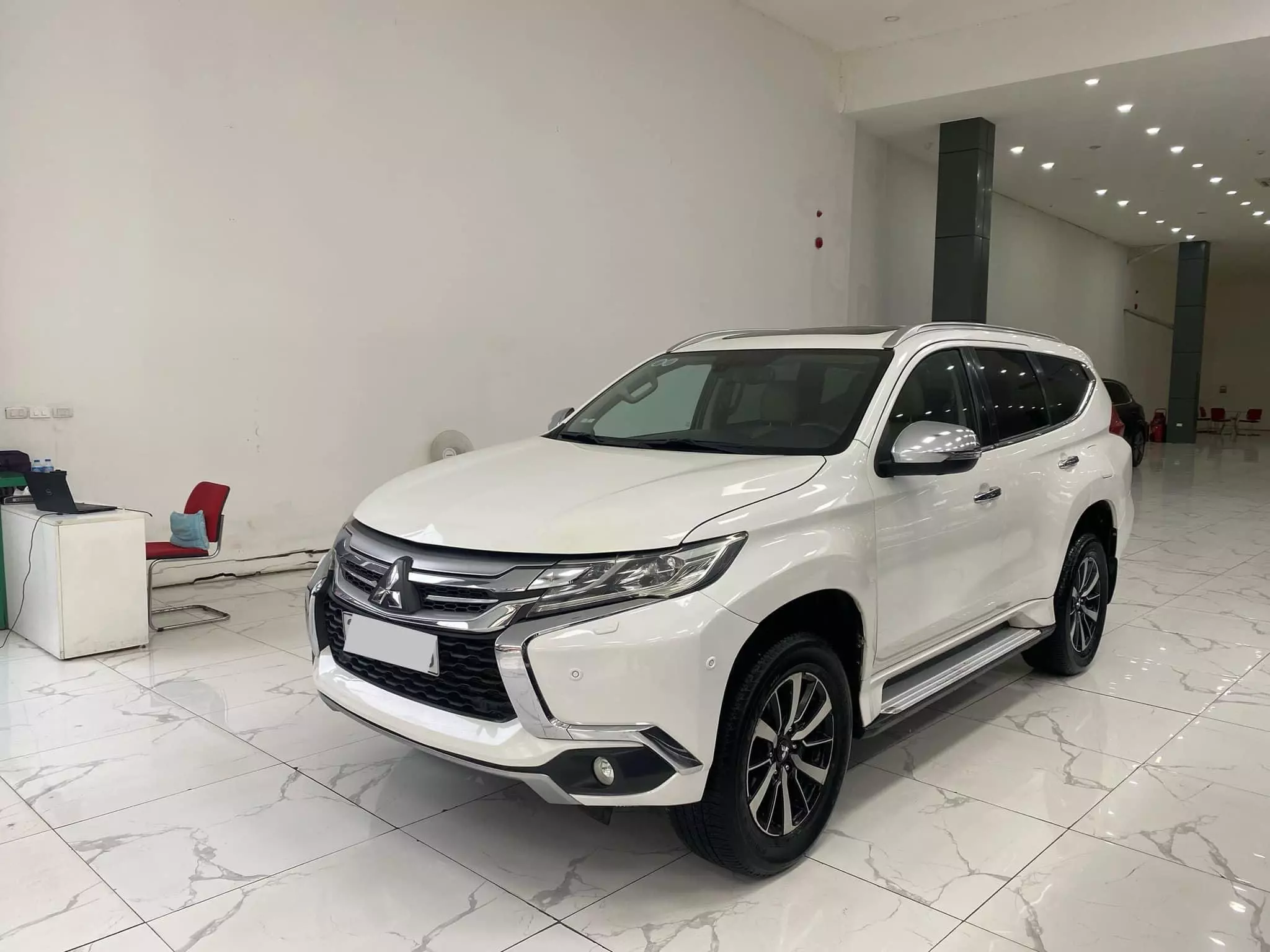 Mitsubishi Pajero Sport 2 cầu 3.0 2017 - Bán Mitsubishi Pajero Sport 2 cầu sản xuất 2017, xe 1 chủ từ đầu.