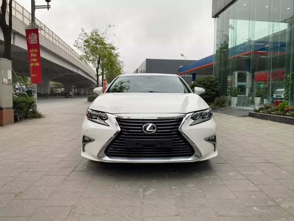 Lexus ES 250 2018 - Bán Lexus ES250 Model và đăng ký 2018, 1 chủ từ mới, xe siêu đẹp.