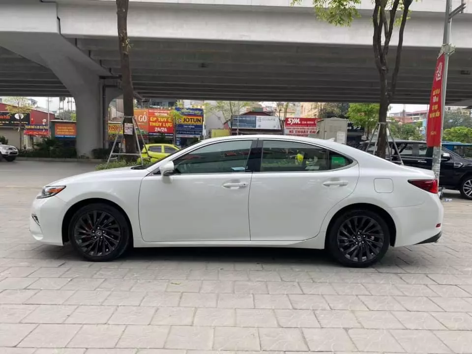 Lexus ES 250 2018 - Bán Lexus ES250 Model và đăng ký 2018, 1 chủ từ mới, xe siêu đẹp.