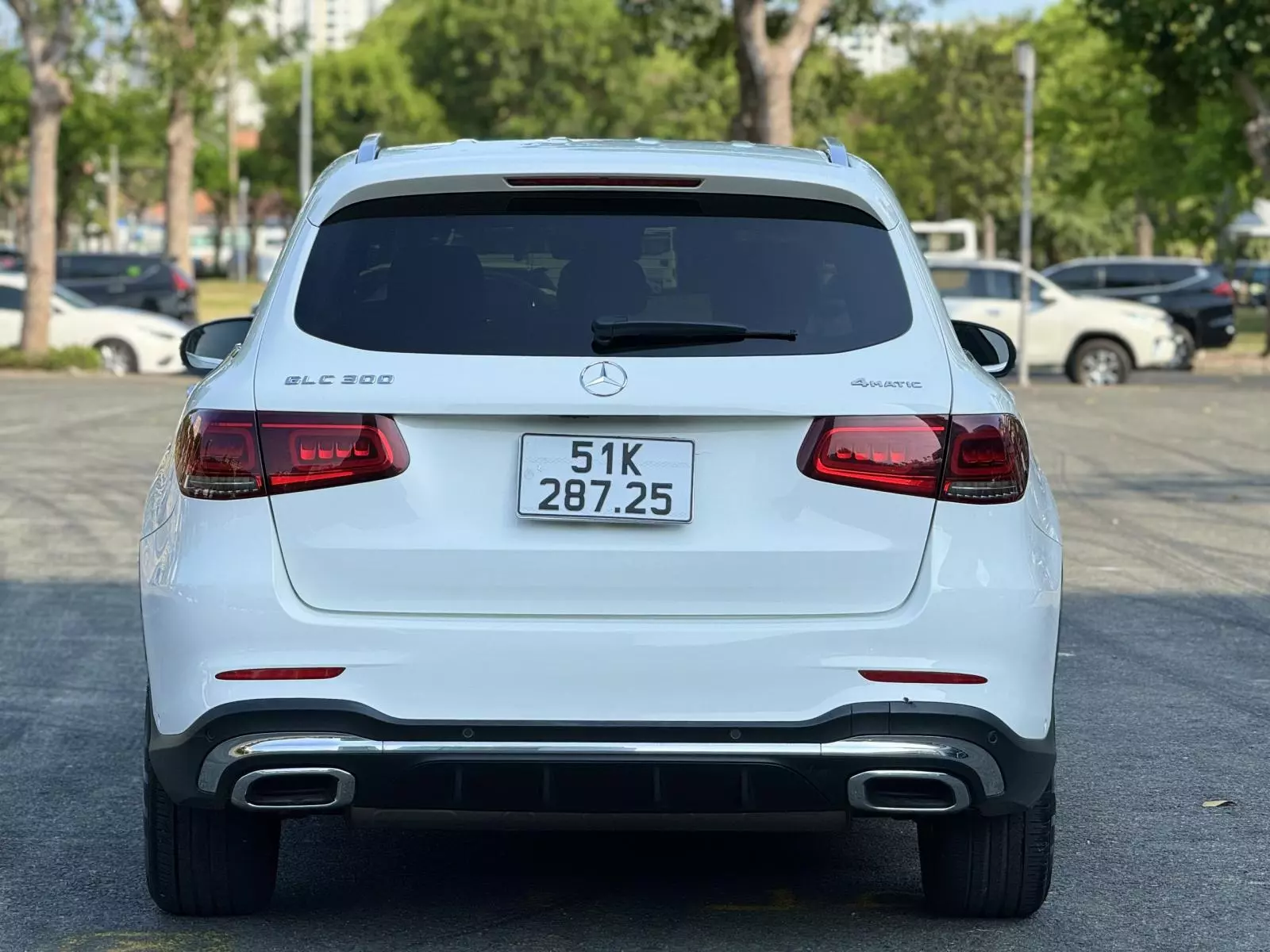 Mercedes-Benz GLC 300 2021 - Tiết kiệm hơn 1 tỉ