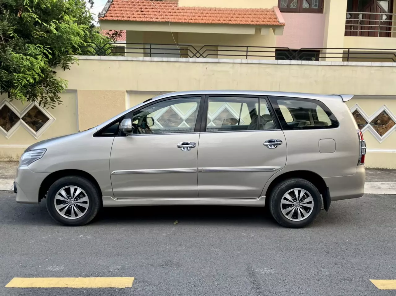 Toyota Innova 2015 - Chính chủ cần cần bán nhanh Innova E 2015 đẹp Sang - Xịn- Mịn