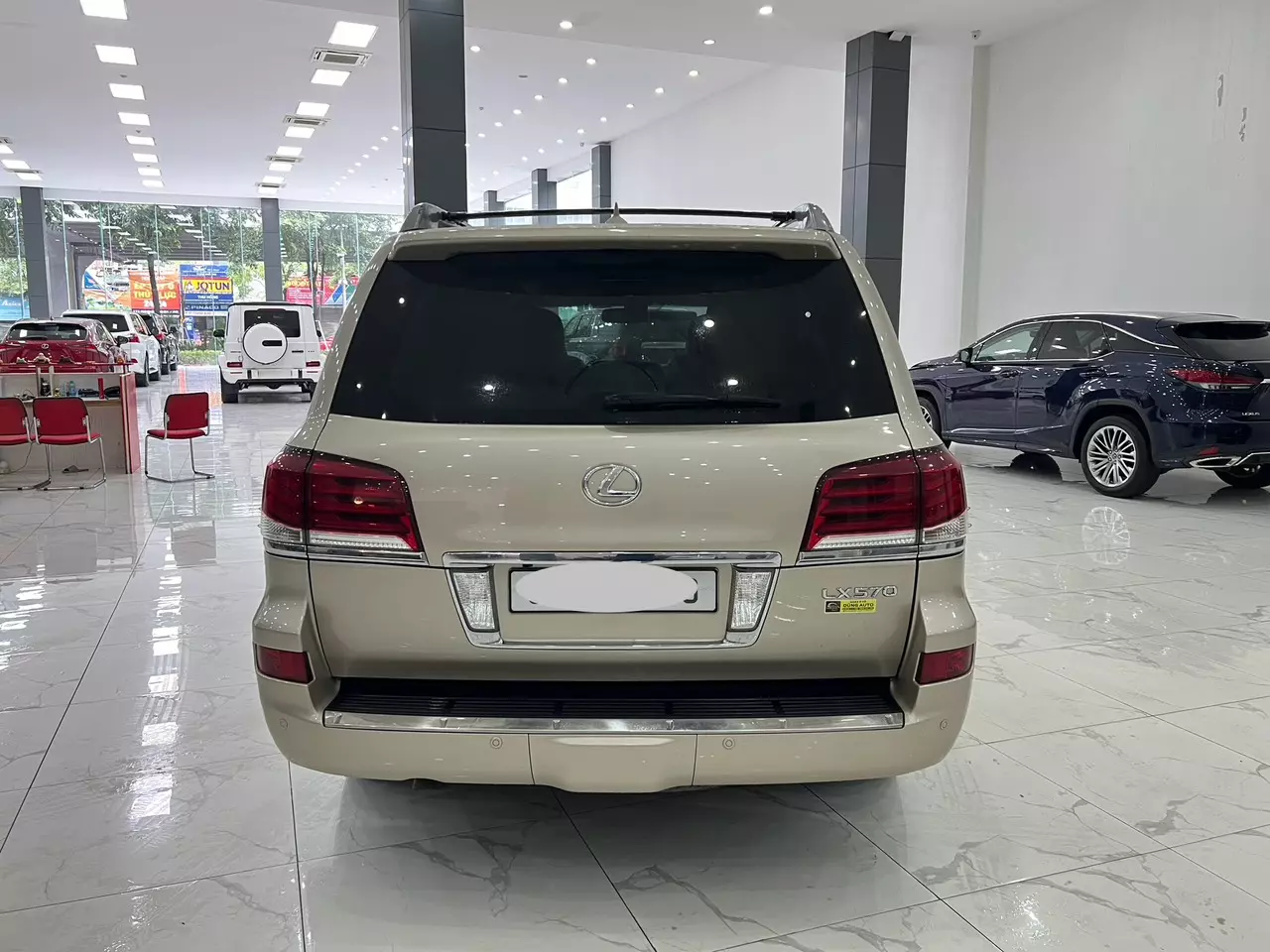 Lexus LX 570 Mỹ 2012 - Em bán xe Lexus LX570 xuất Mỹ, xe sản xuất năm 2012 màu vàng cát. Xe chủ đi gữi gìn cẩn thận,