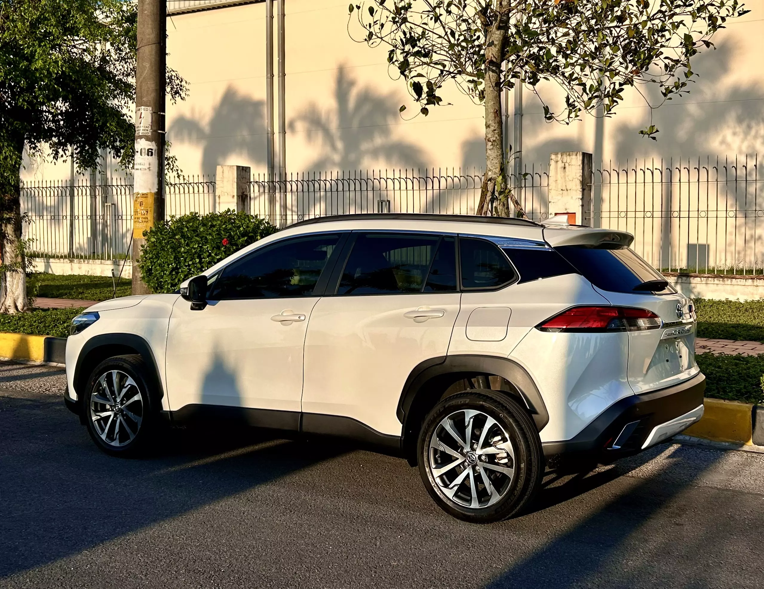 Toyota Corolla Cross 2021 - Cần bán Toyota Cross 1.8V Nhập Khẩu Thái Lan, sản xuất năm 2021.