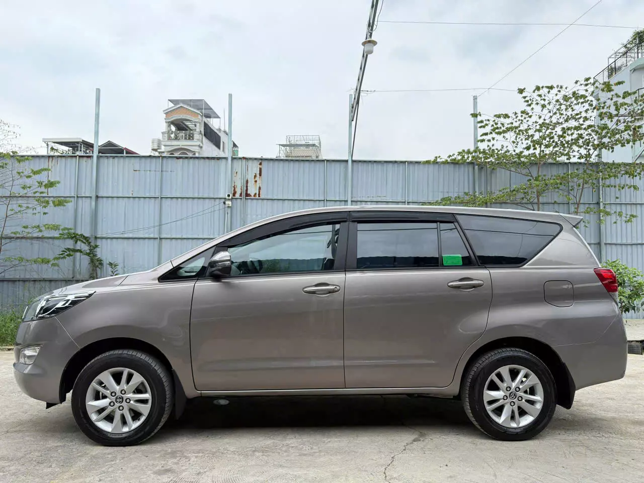 Toyota Innova 2019 - Chính chủ bán xe Innova 2019 2.0E Sàn tự động