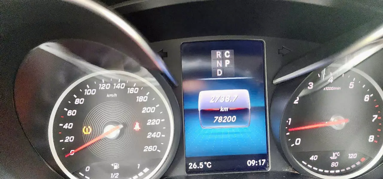 Mercedes-Benz 190 V250 Luxury 2021 - Chính chủ bán Mercedes V250 Luxury sx2021, bsHCM, còn bảo hành chính hãng