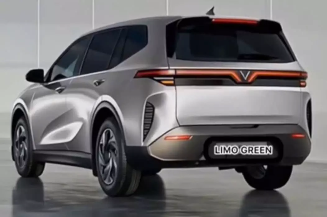 VinFast VF8 2025 - Chỉ 100 triệu nhận Limo Green 7 chỗ sớm. => Thủ tục nhanh, đủ màu giao xe sớm, tặng full phụ kiện, vào Platform, Htx , G