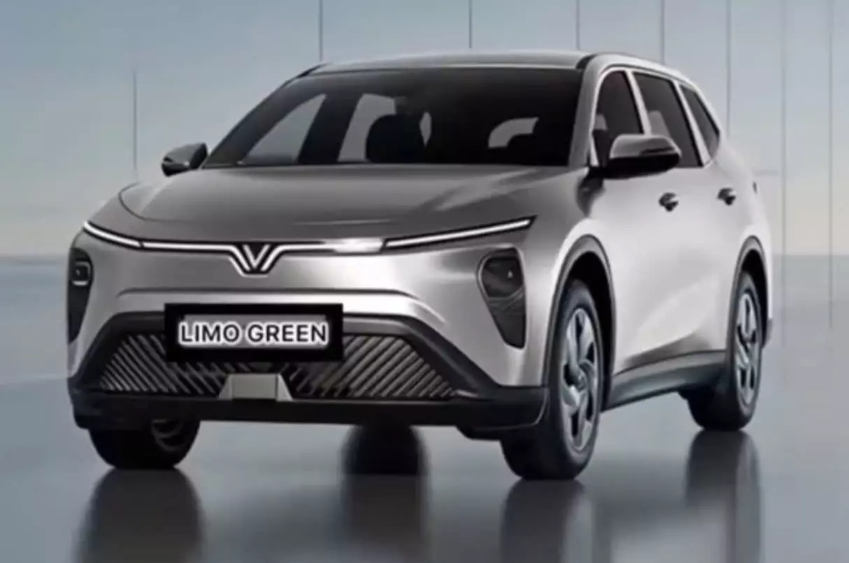 VinFast VF8 2025 - Chỉ 100 triệu nhận Limo Green 7 chỗ sớm. => Thủ tục nhanh, đủ màu giao xe sớm, tặng full phụ kiện, vào Platform, Htx , G