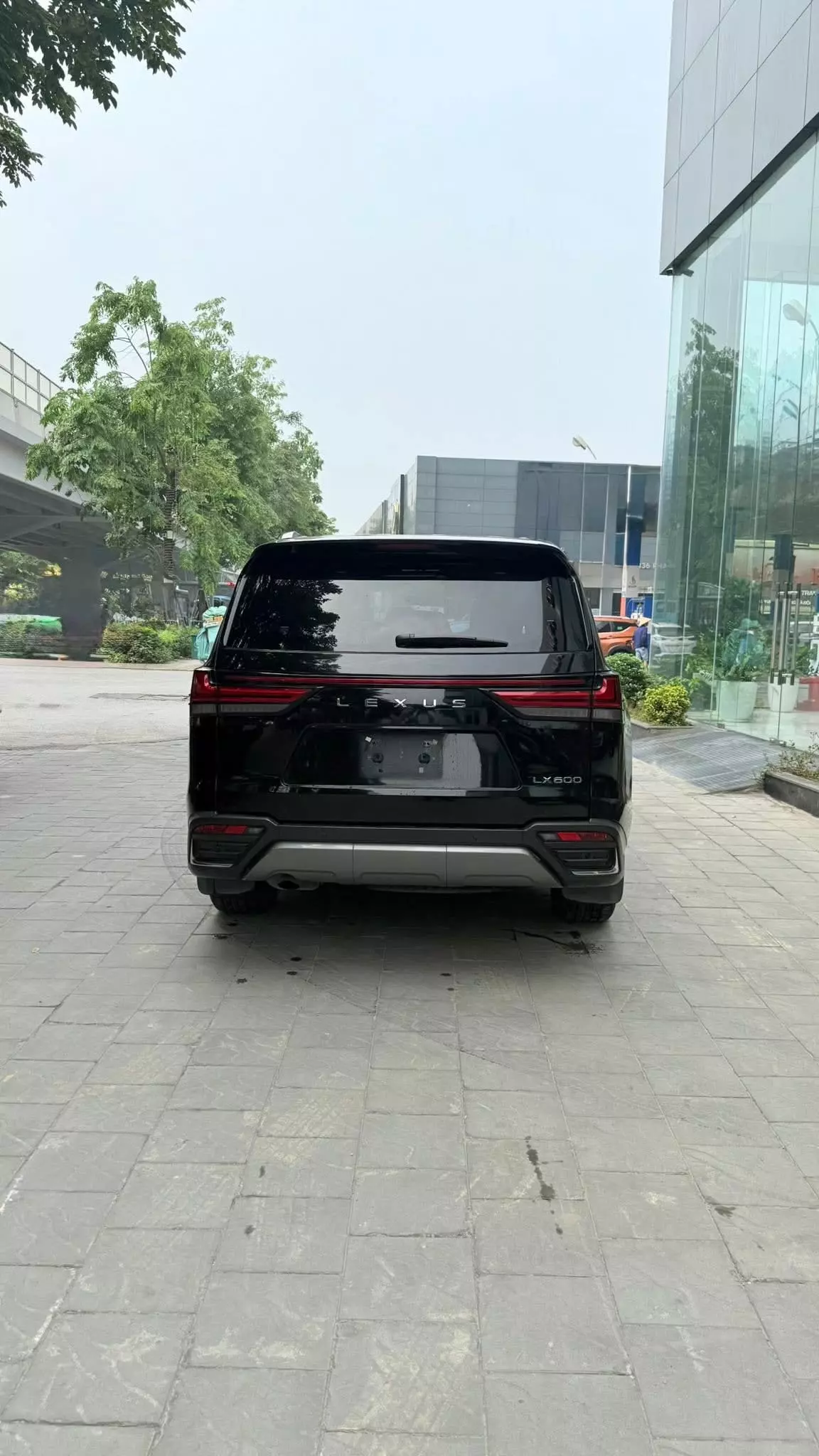 Lexus LX 600 Urban 7 chỗ  2023 - Lexus LX600 siêu lướt 7 chỗ, sản xuất 2023.