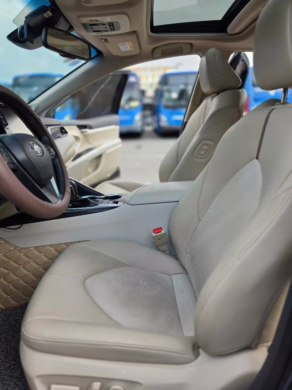 Toyota Camry 2.5Q 2022 - Cần bán lại xe Toyota Camry 2.5Q năm 2022, màu đen, nhập khẩu