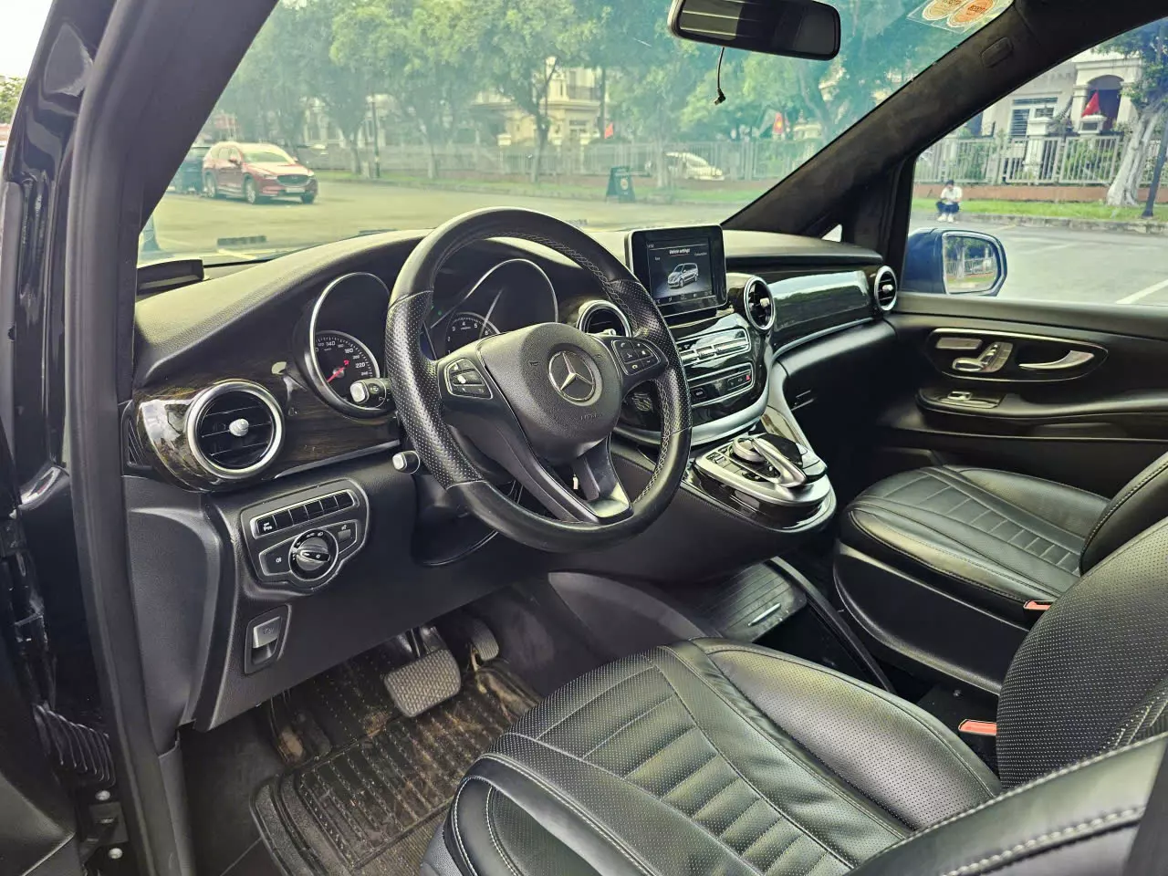 Mercedes-Benz A 2016 -  Cần bán Mercedes V250 đời 2016 – bản độ Maybach sang trọng