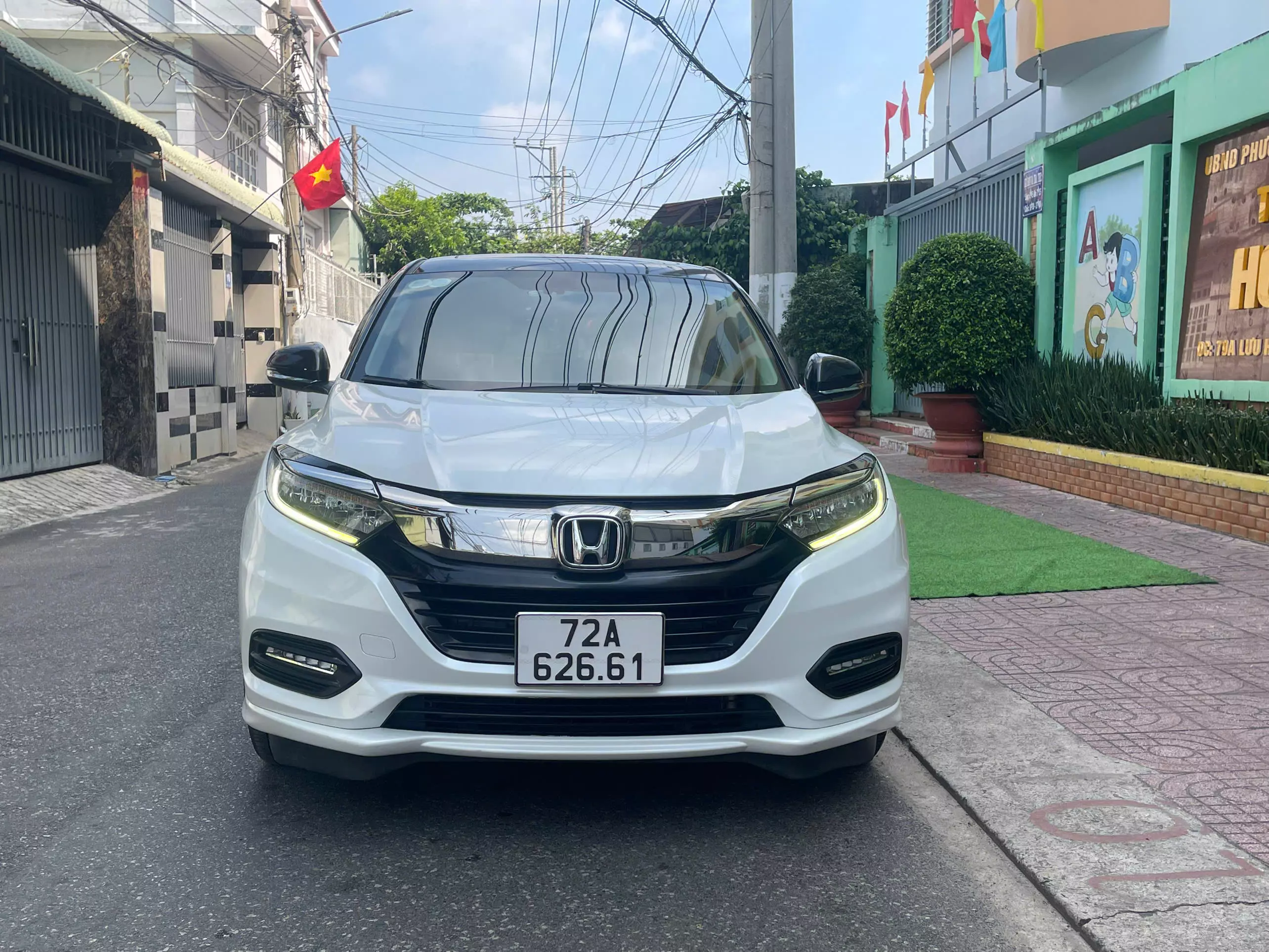 Honda HRV 2019 - Nhà dư dùng nay tôi cần bán xe honda HRV-1.8L bản full,sản xuất 2019,đk 2020