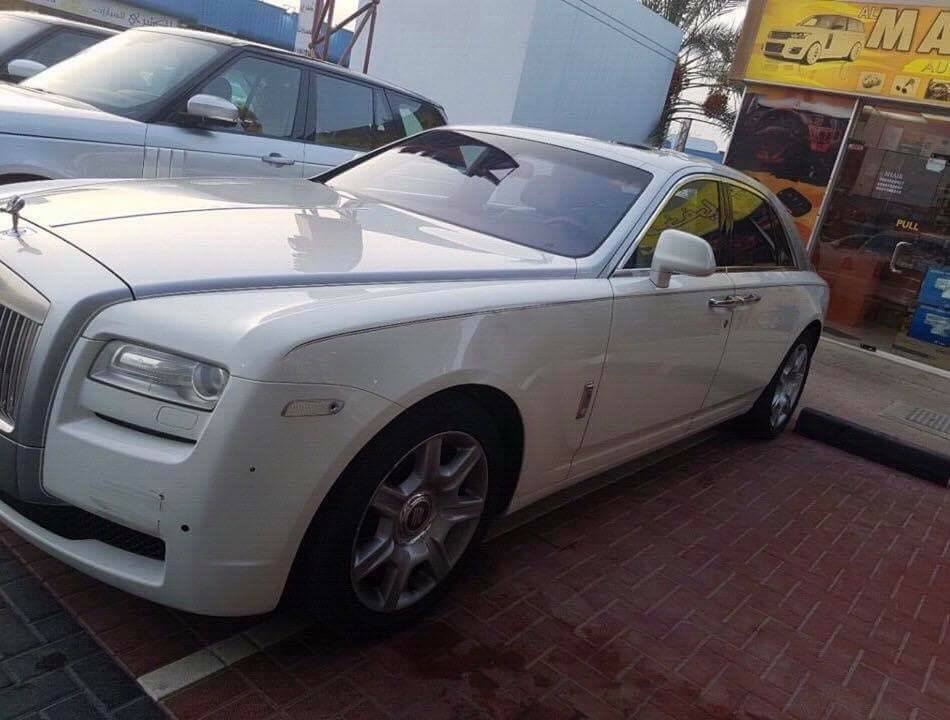 Xe siêu sang RollsRoyce Ghost biển đẹp ở Nha Trang