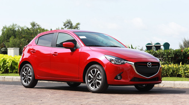 Mazda 2 sedan 2015