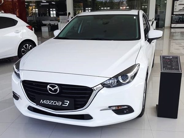  Mazda 3 2.0 mềm mại và uyển chuyển 