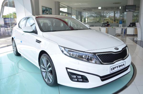 Kia Optima 2.0 GAT : Mẫu sedan hiện đại nhất phân khúc 