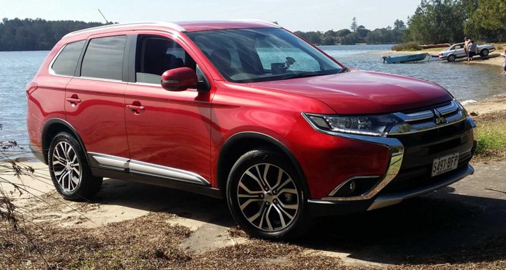 Mitsubishi Outlander 2018: Tiện nghi trong từng chi tiết 