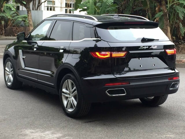 Đánh giá xe Zotye Z8 về thiểt kế đuôi xe