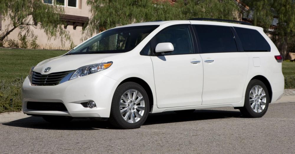 Điểm danh 10 mẫu xe vẫn hoạt động tốt sau 15 năm sử dụng - Toyota Sienna.