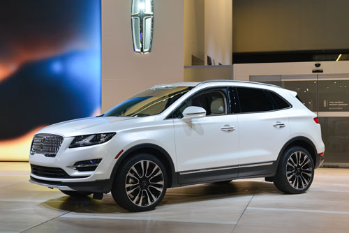 Gọi tên top 10 mẫu SUV sang cỡ nhỏ tốt nhất thị trường năm 2019 - Lincoln MKC 2019.